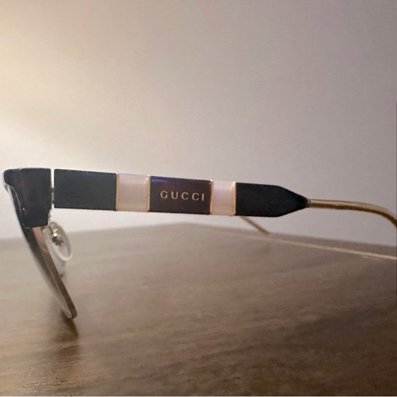 Authentic GUCCI Sunglasses Gold stripe w/ Pearls - Picture 3 of 5